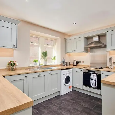 The Abode - Sleeps 6