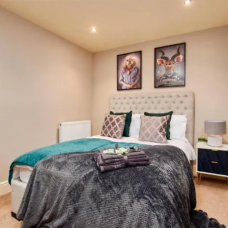 Apartment The Abode - Sleeps 6