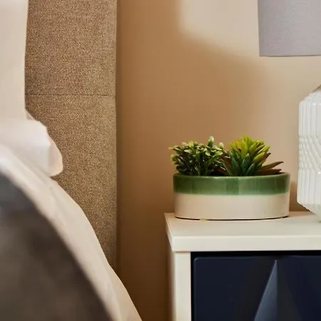 Apartment The Abode - Sleeps 6